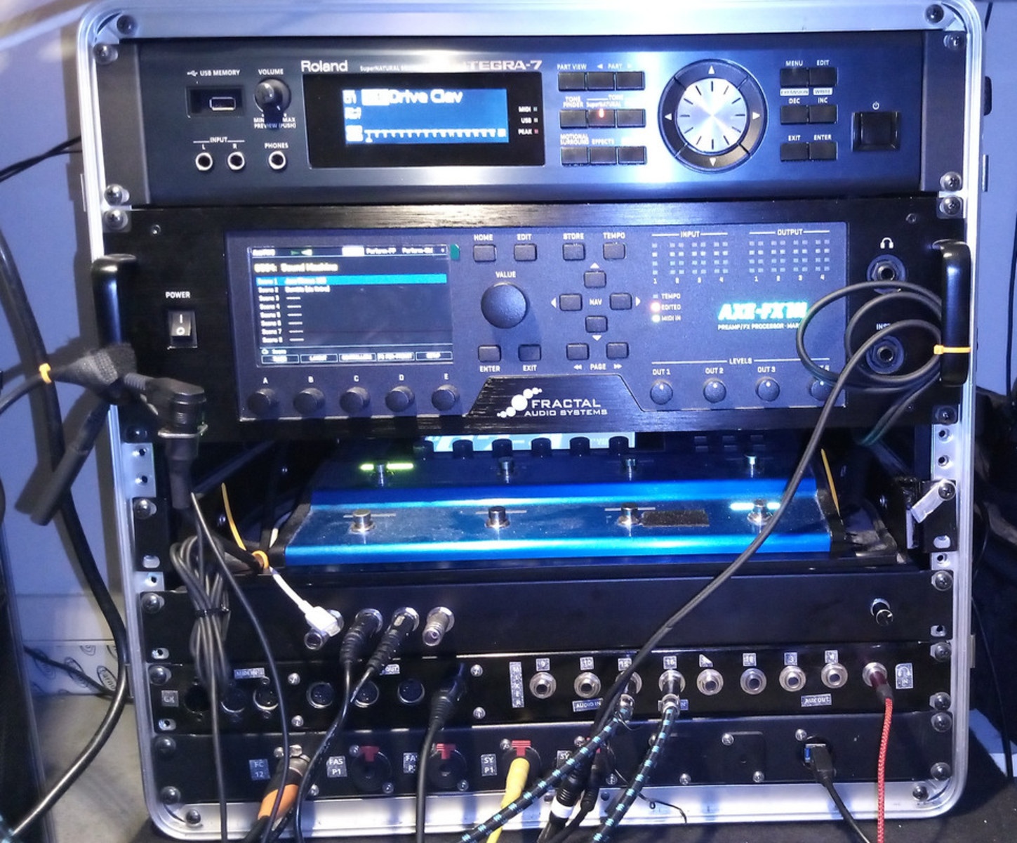 Metal Pedalboard by gekomax featuring Boss SY-1000 Guitar Synthesizer, Fractal Audio Axe-FX III Preamp/FX Processor, and Roland Integra 7