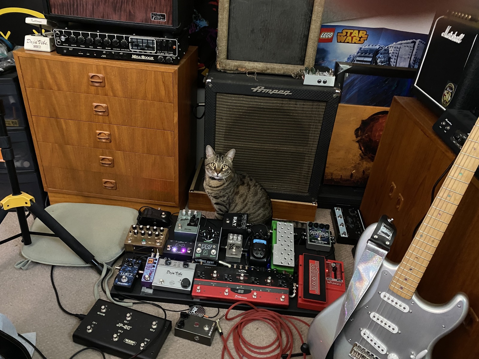Pedalboard by universe25 featuring DigiTech WH-5 Whammy V, Fender Runaway Pedal 120, and Electro-Harmonix Superego Synth Engine and 15 more pieces of gear