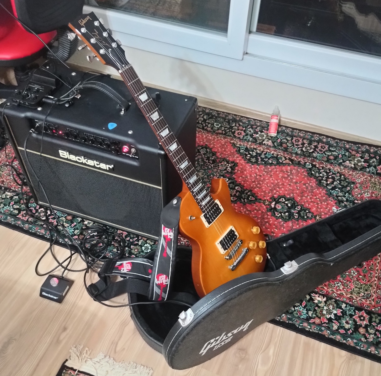 Metal Amp Rig by hakanbaysal featuring Gibson Les Paul Tribute HP 2017, Blackstar HT Studio 20 Combo Guitar Amplifier, and Gibson Les Paul Hardshell Case and 4 more pieces of gear