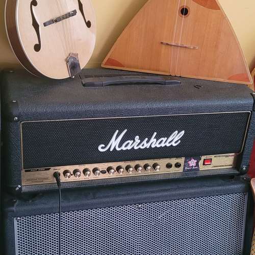 Photo of Marshall AVT 150H in a studio, amplifier, and live