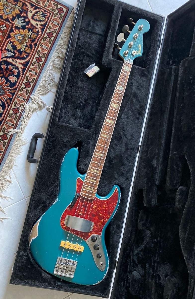 Bass Rig by zvn777 featuring Fender Jazz Bass 3-Bolt (1974-1983), CTS Original Potmeter 250K Log, and DiMarzio DP123CR Model J Neck & Bridge Set and 3 more pieces of gear