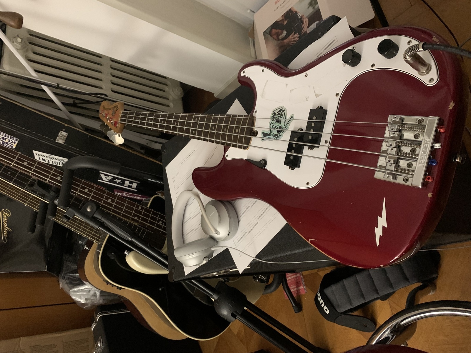 Fender Music Gear Setup by japo91 featuring Fender Nate Mendel Signature Precision and Eko NXT Bass