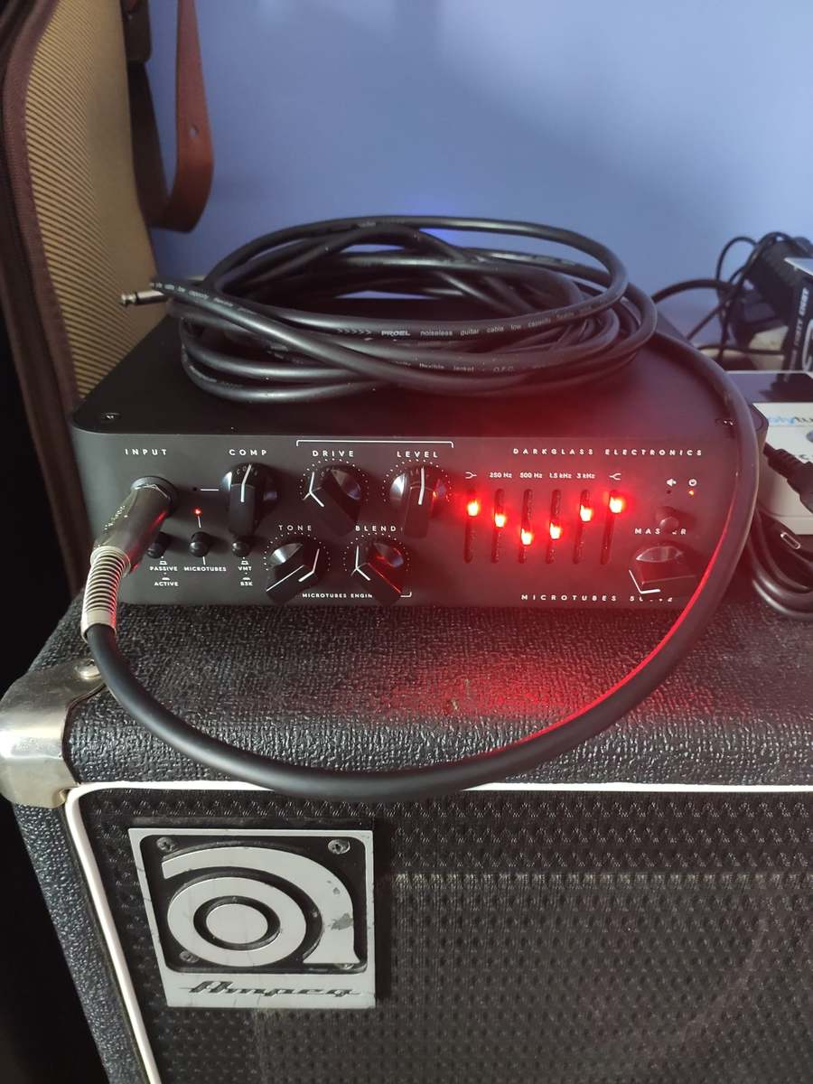 Metal Amp Rig by zvn777 featuring Darkglass Electronics Microtubes 500 V2 and Ampeg SVT 610 HLF