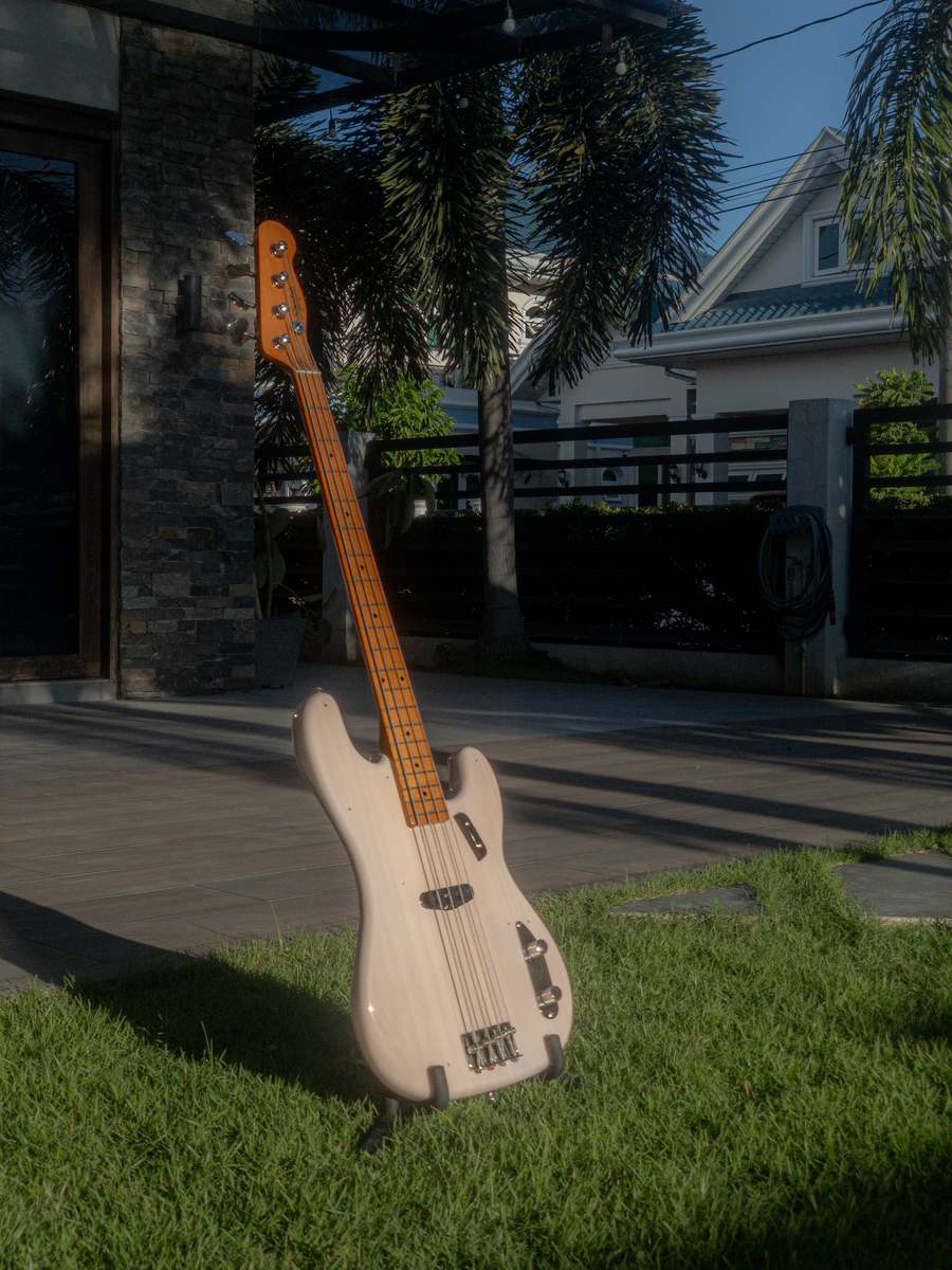 Music Gear Setup by cosinewave featuring Squier Precision Classic Vibe '50s