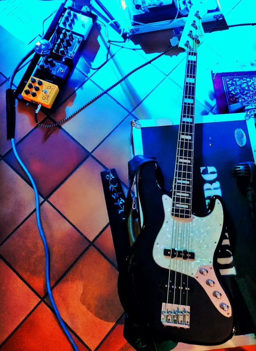 Demonfx Pedalboard by thenerdbass featuring Caline CP-60 Wine Cellar Bass Drive and DI, Demonfx MICROTUBES D7K ULTRA, and Tuscany Swing Bass and 3 more pieces of gear