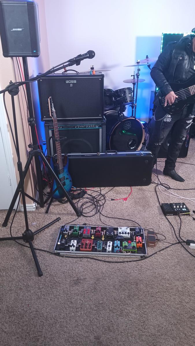 Kokko Pedalboard by hnando featuring BOSS Katana 100/212, Ibanez RG6003FM, and Joyo D-SEED Delay and 9 more pieces of gear