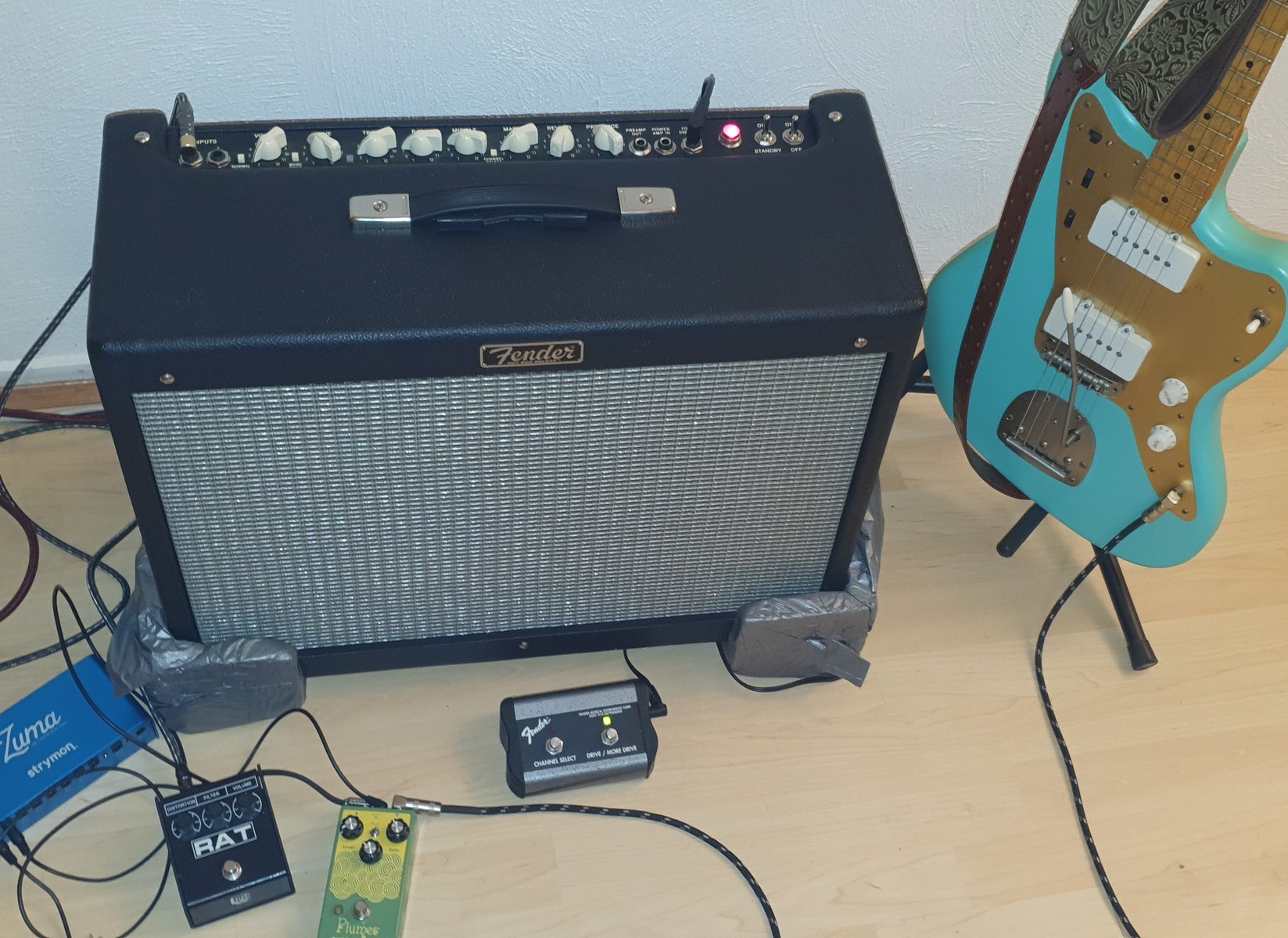 Pedalboard by hashimoto featuring Fender Hot Rod Deluxe IV, Strymon Zuma, and Pro Co RAT 2 and 5 more pieces of gear