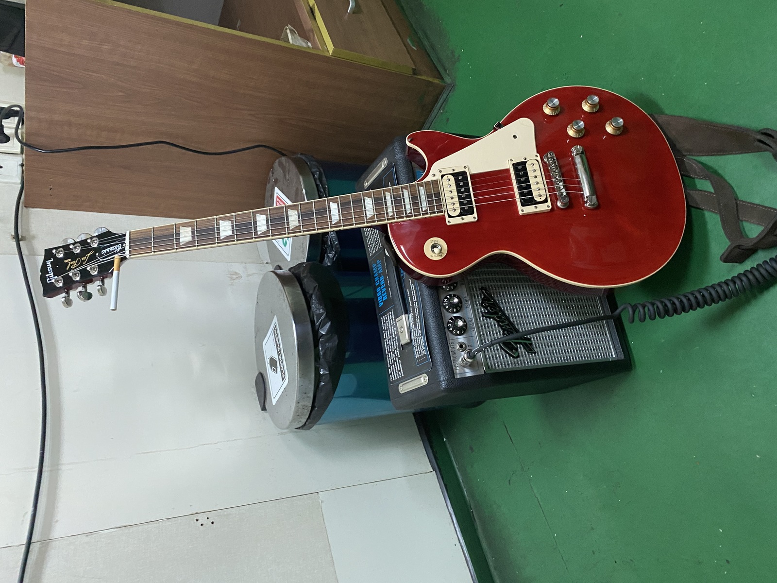 Gibson Amp Rig by ugur_kozbey featuring Fender ‘68 Custom Vibro Champ Reverb and Gibson 2019 Gibson Les Paul Classic