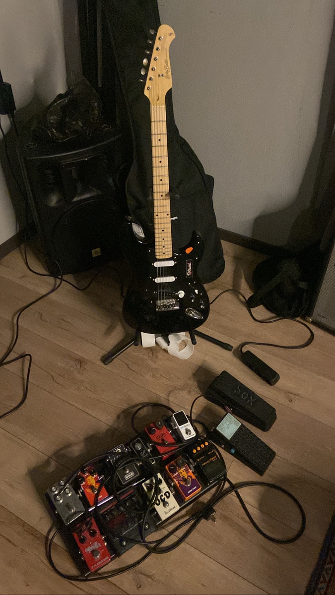 Metal Music Gear Setup by matei_apostol featuring Harley Benton ST-57DG Tribute and Vox V845 Wah Pedal