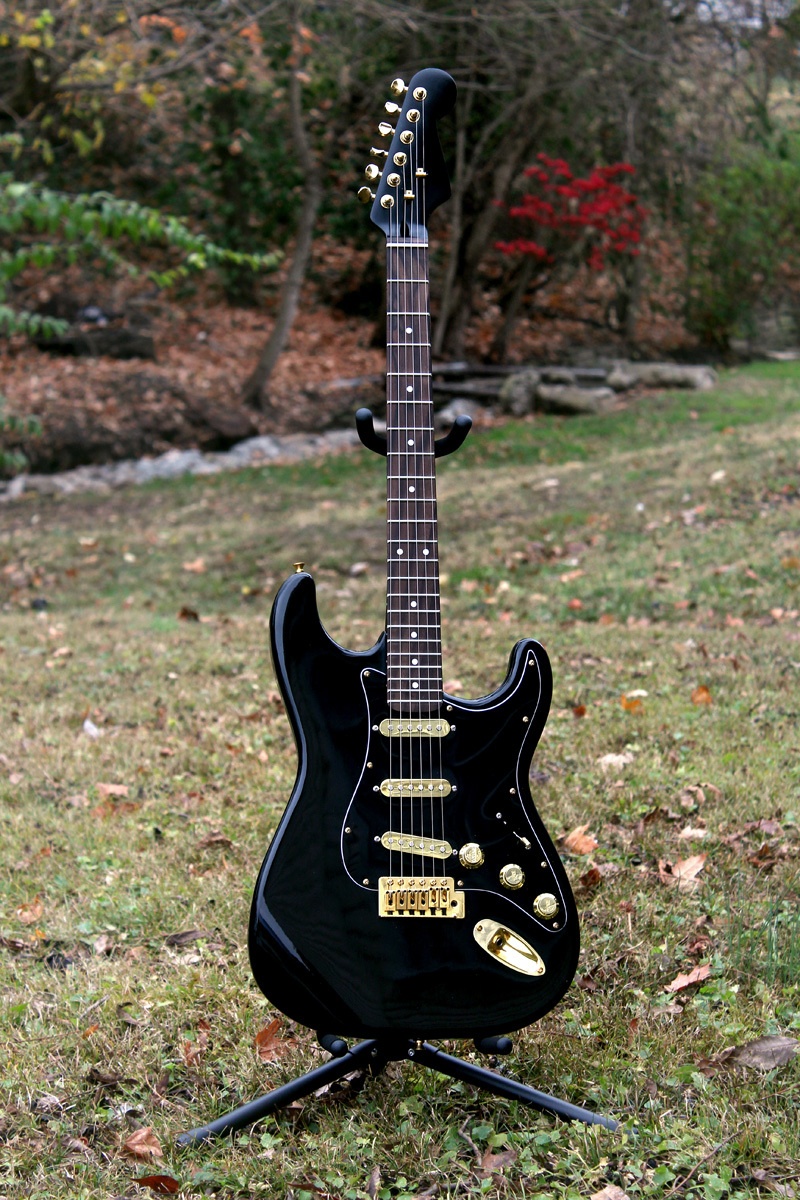 Glarry Music Gear Setup by memoryloop featuring Glarry GST Strat and RuiJOTWAT 22 Fret Maple Neck - Black