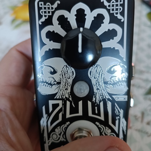 Photo of Fortin Zuul Noise Gate in a pedalboard