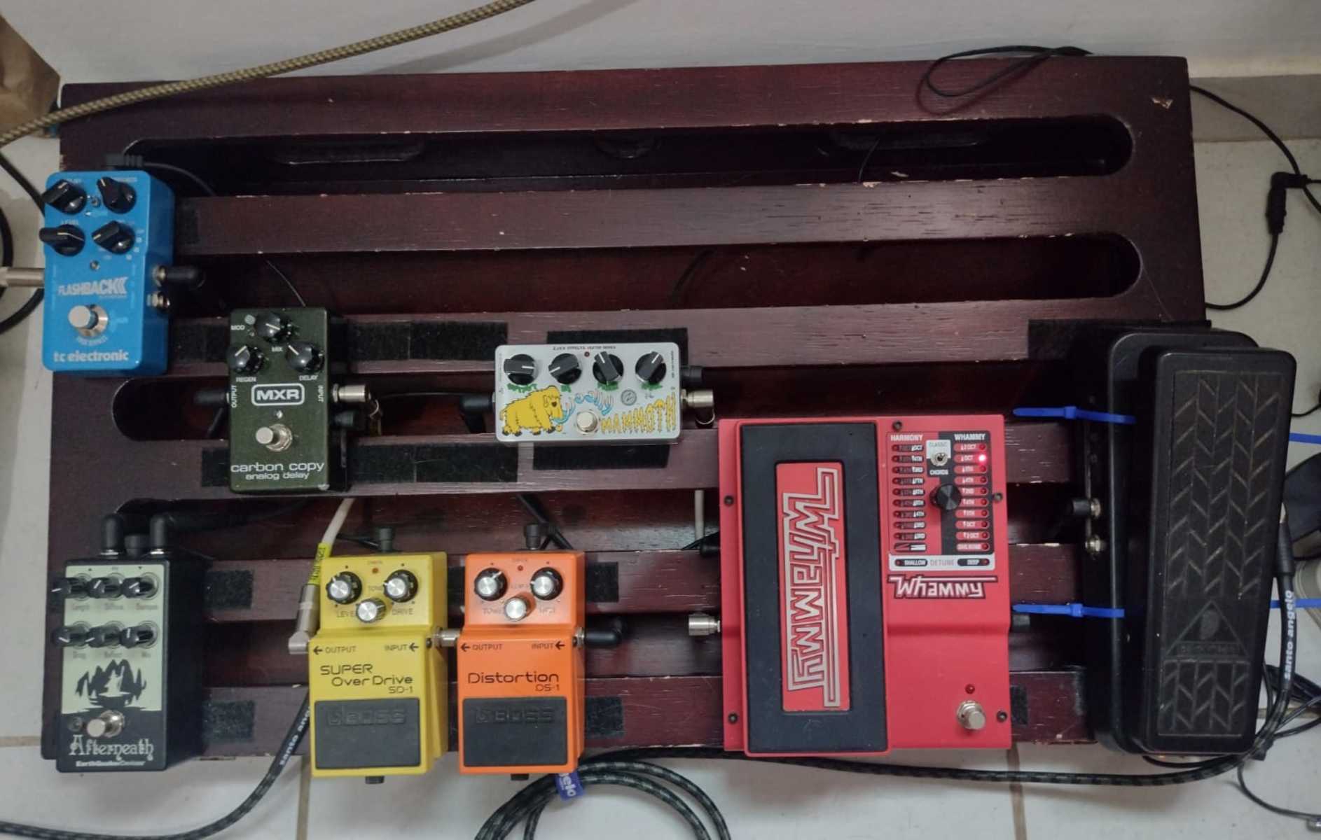 Pedalboard by gustavomirandal featuring DigiTech WH-5 Whammy V, Boss DS-1 Distortion, and Boss SD-1 Super OverDrive and 4 more pieces of gear