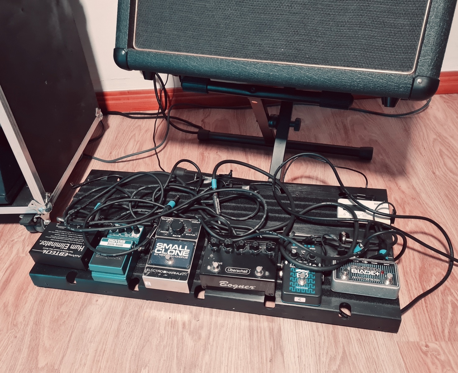 theemptycircle's music gear photo