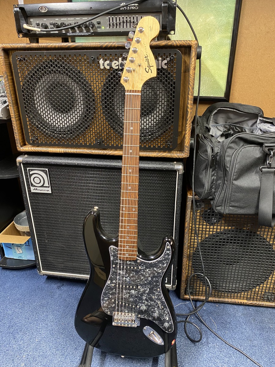 Music Gear Setup by professor_tice featuring Squier Affinity Series Stratocaster 21-Fret 1997 - 2000
