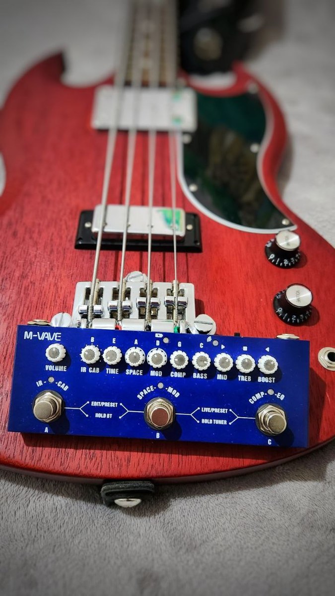 Gibson Pedalboard by thenerdbass featuring GIBSON SG SPECIAL BASS 120TH ANNIVERSARY and M-Vave Cube Baby Bass