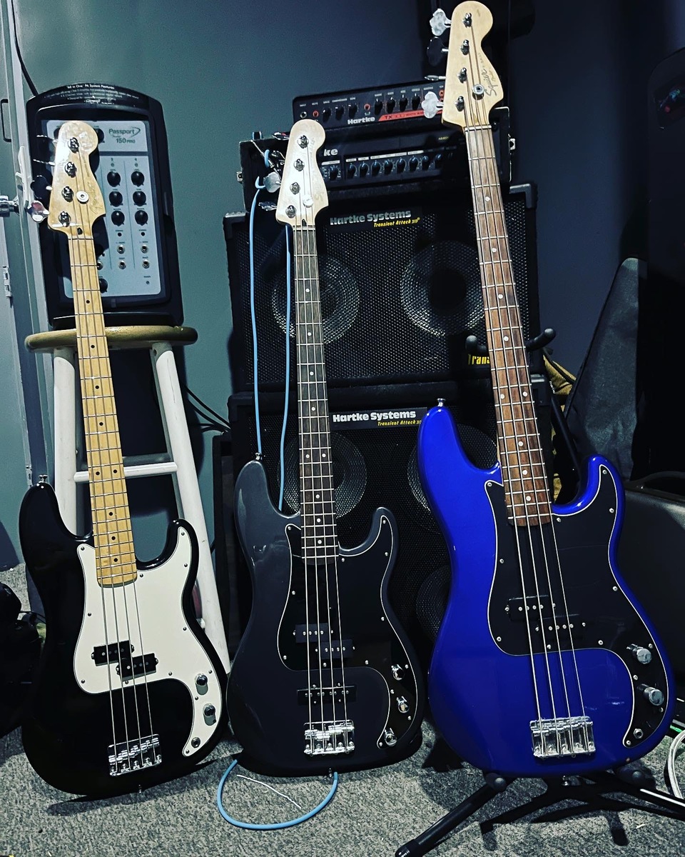 Squier Music Gear Setup by tbonesbass featuring Fender Player Series P-Bass MN and Squier Precision Affinity PJ