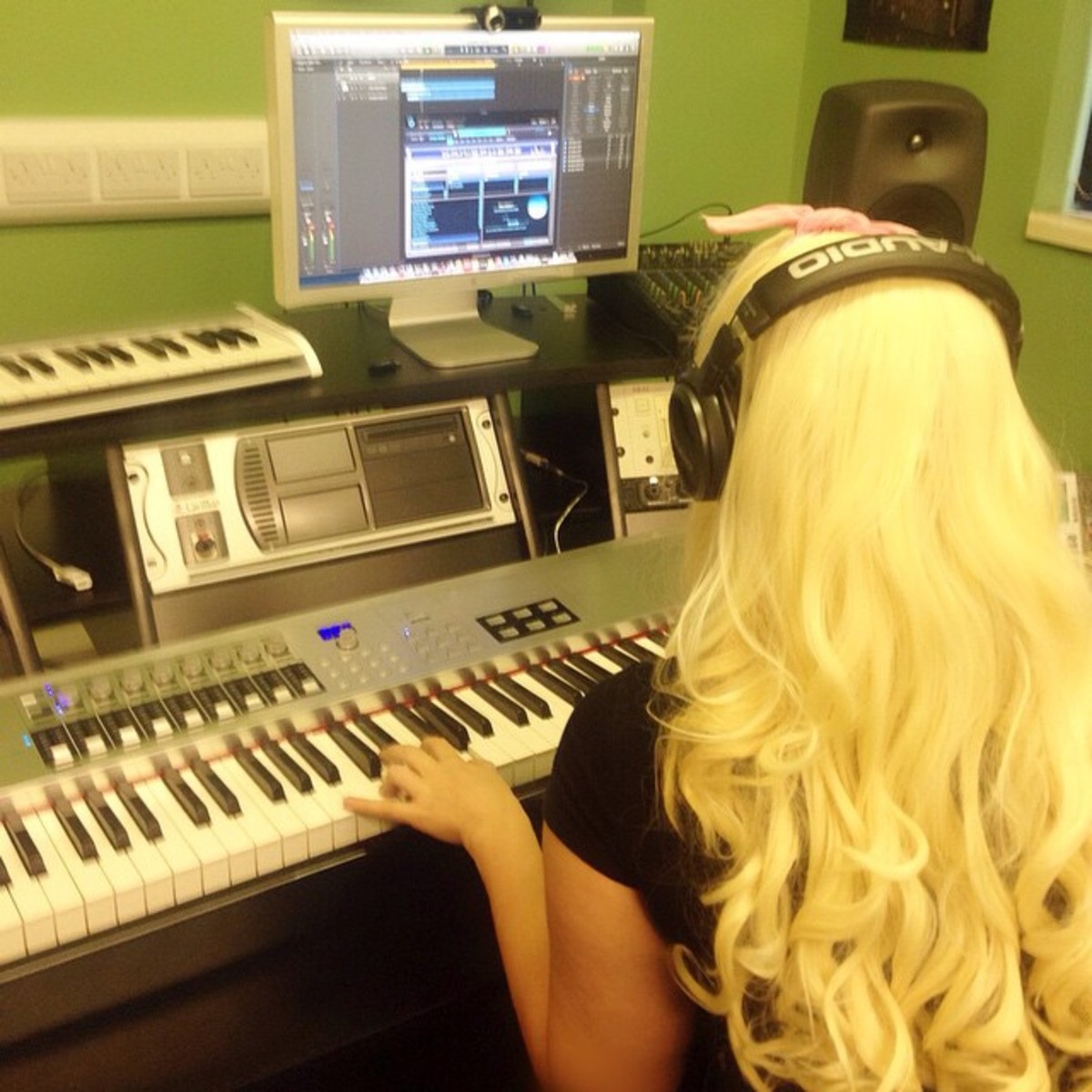 heleniaobrien's music gear photo