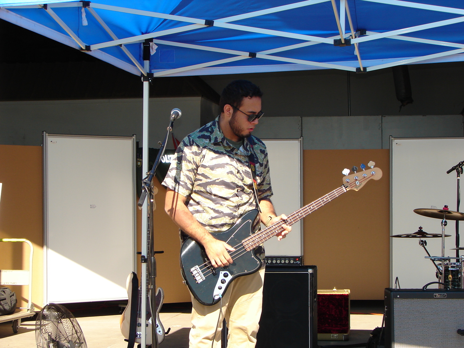 Bass Rig by stringman featuring Fender Standard Jaguar Bass and Fender Rumble 500 head