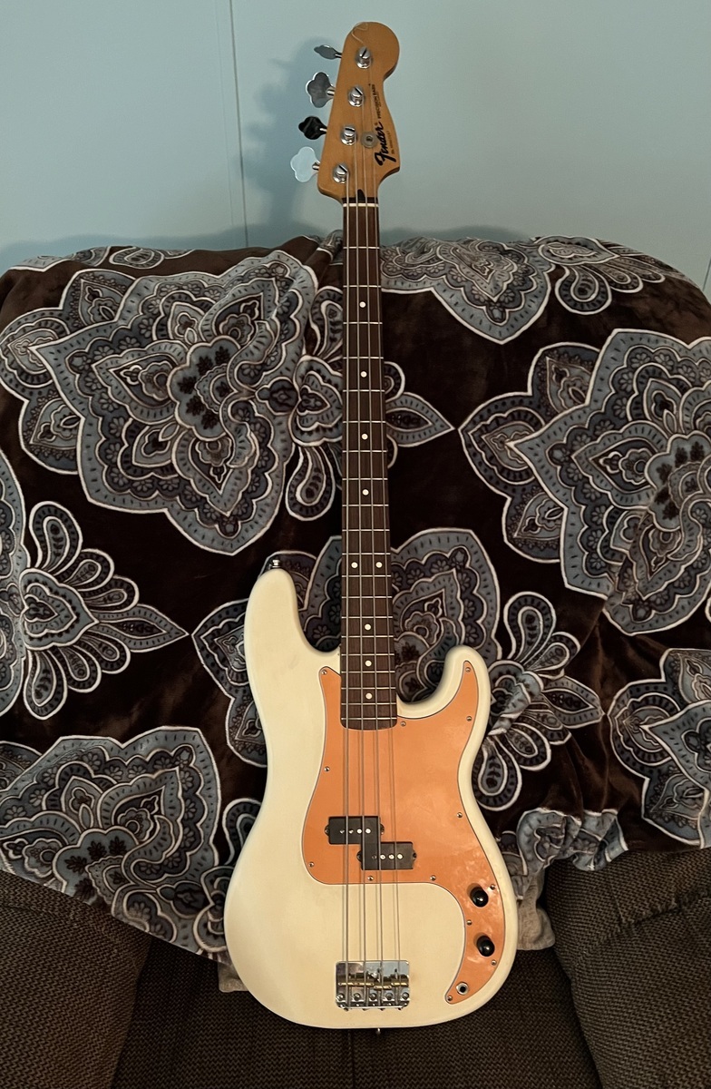 Studio Setup by ambienthollow featuring Fender Precision Bass