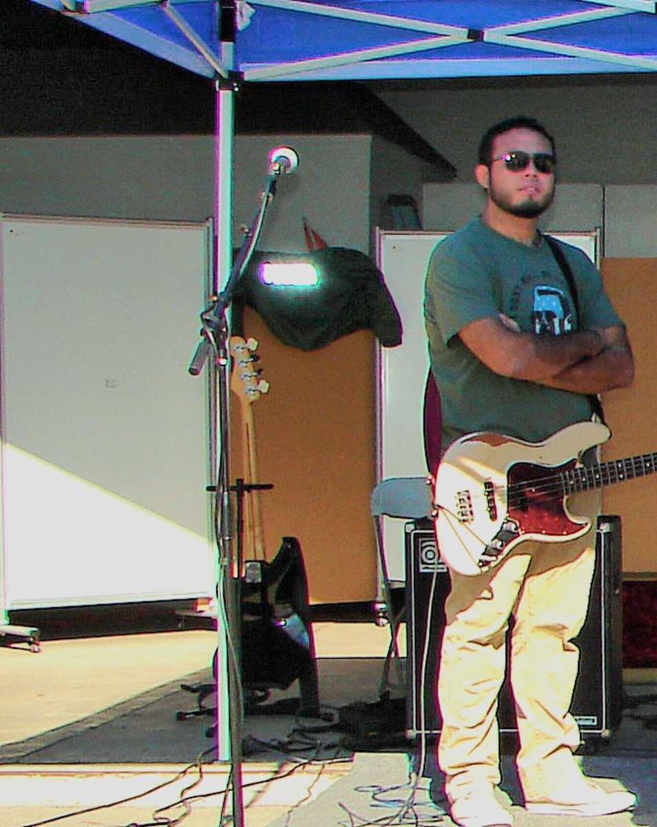 Fender Bass Rig by stringman featuring Fender Flea Signature Jazz Bass, Fender Standard Jaguar Bass, and Ampeg Classic Series SVT-410HE Bass Enclosure