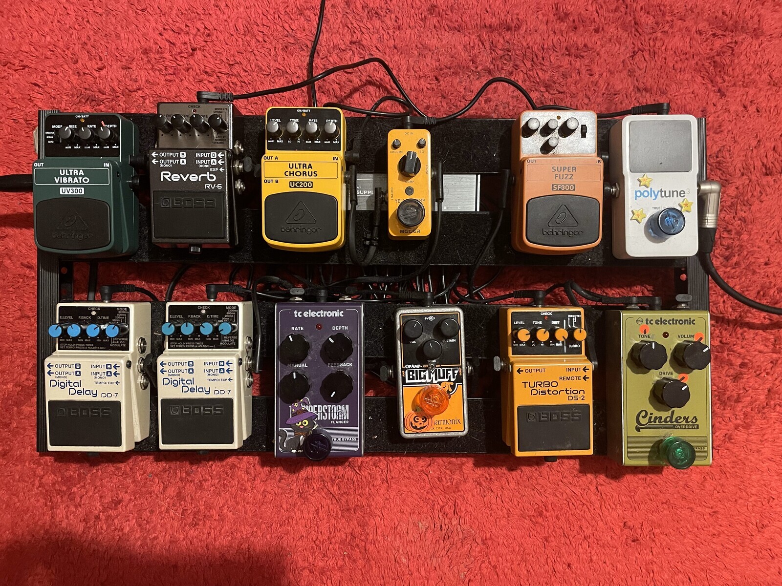Pedalboard by zaza_3121 featuring TC Electronic PolyTune 3, Behringer SF300 Super Fuzz, and TC Electronic Cinders Overdrive and 8 more pieces of gear