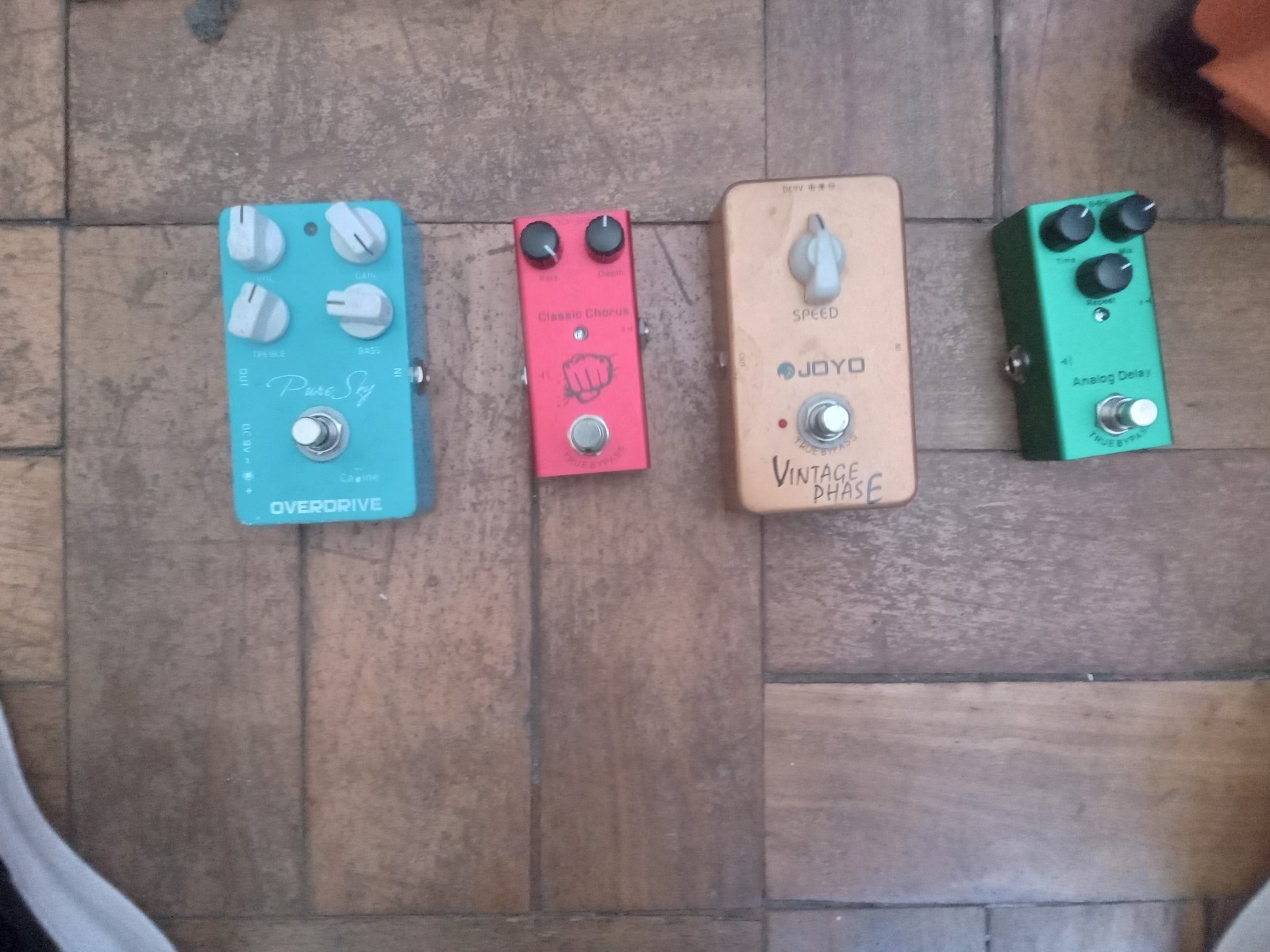 volantin's music gear photo