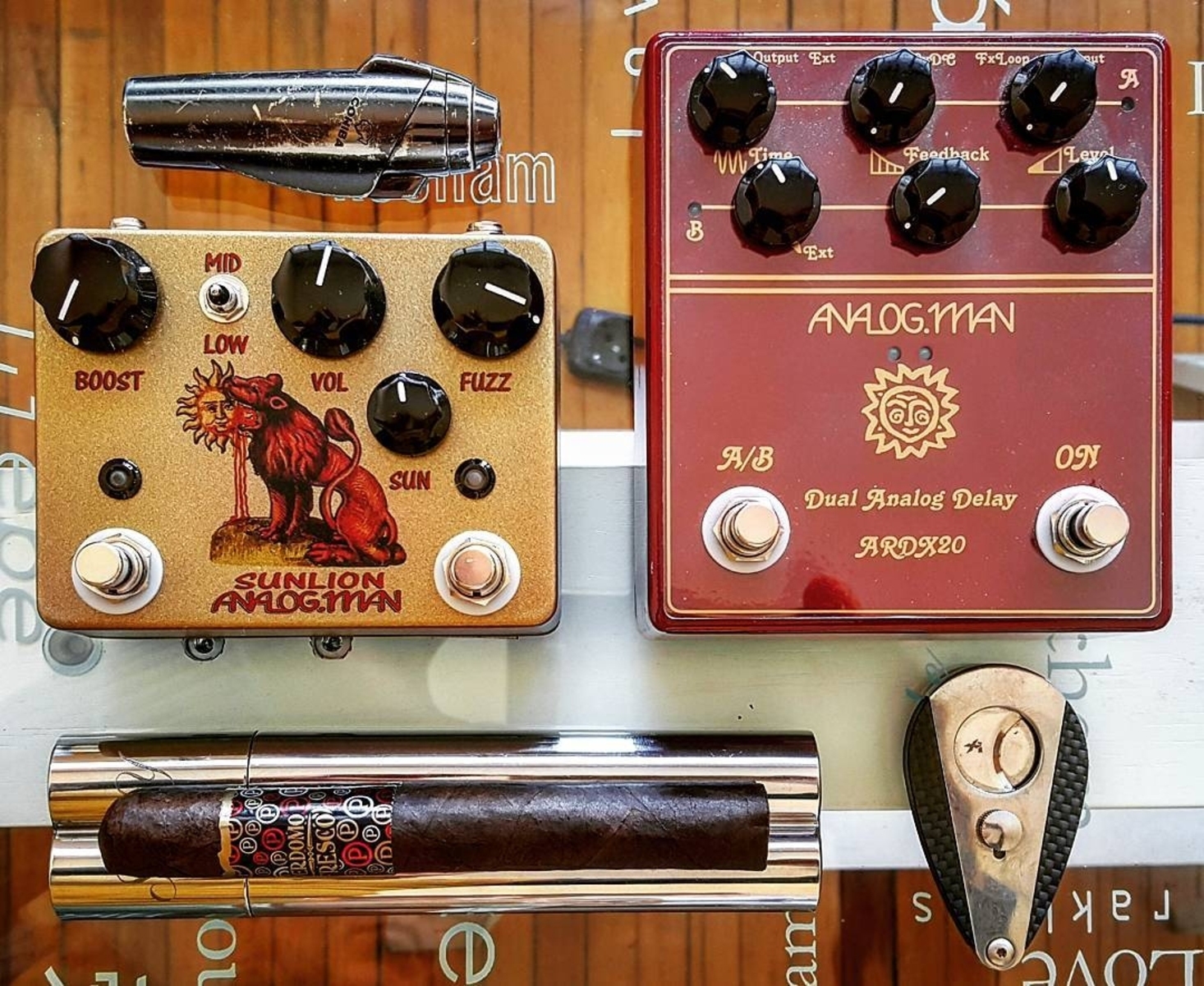 Country Pedalboard by nacho_grande featuring Analog Man Sun Lion Fuzz Pedal and Analog Man ARDX20 Dual Analog Delay Pedal