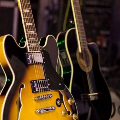 Photo of Tagima Blues 3000 and more gear