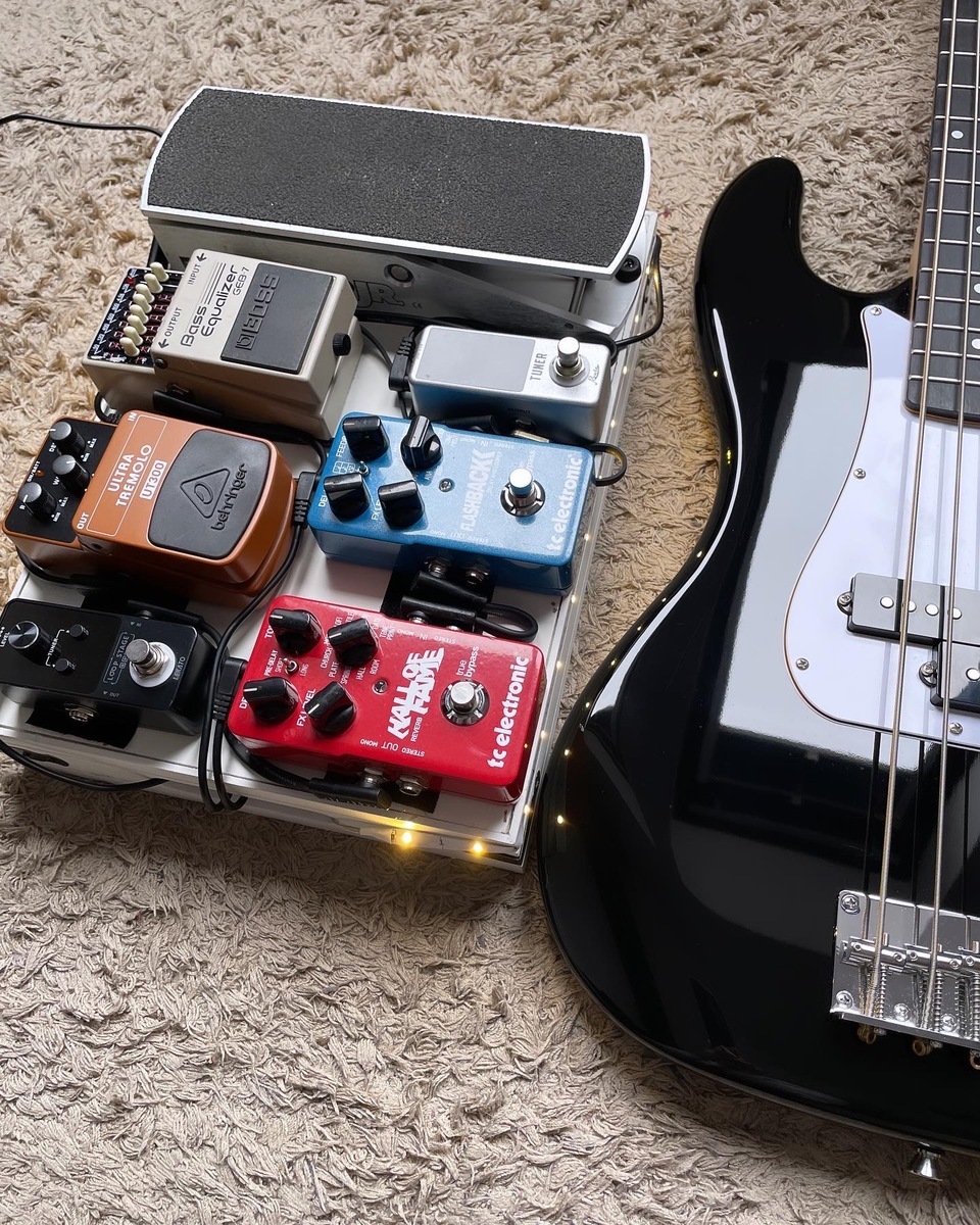 Pedalboard by alex_coma86 featuring LT-910 Chromatic Tuner, Lekato Loop Station, and Boss GEB-7 Bass Equalizer and 5 more pieces of gear