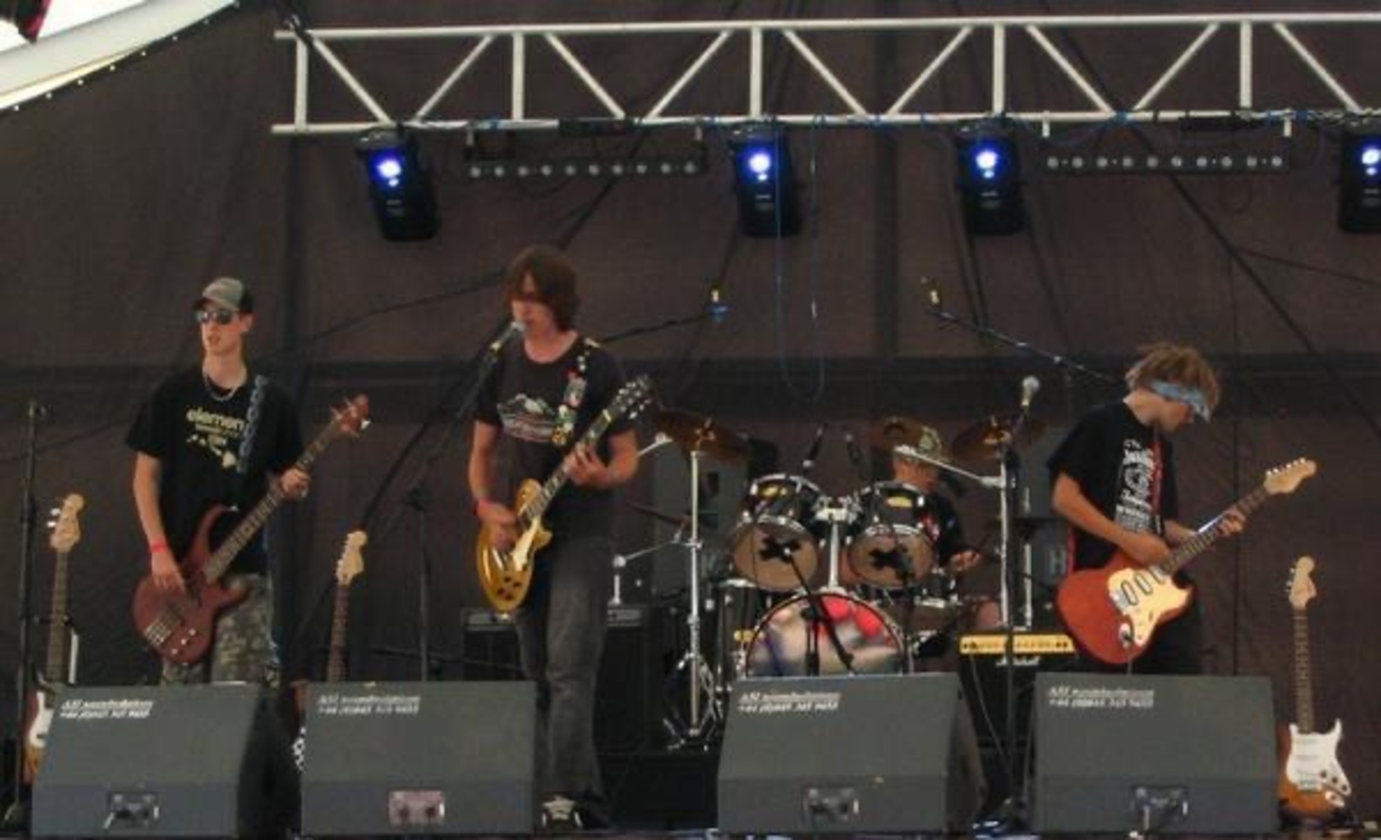 Music Gear Setup by rory_stq featuring Line 6 Spider II 212 150w Combo