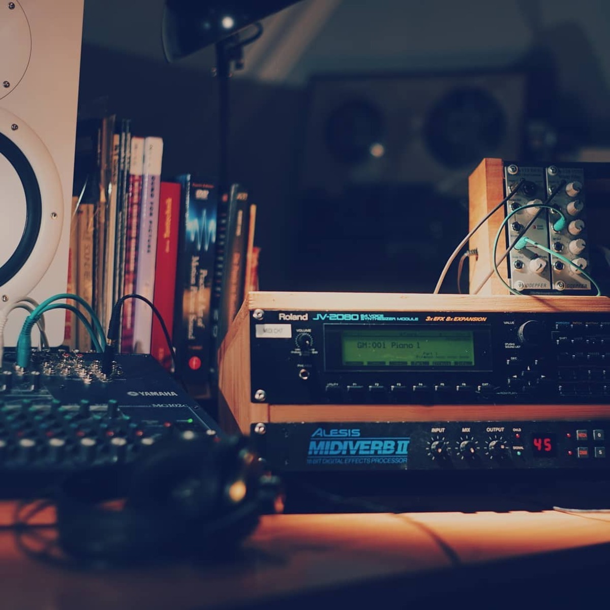 Electronic Synth Setup by compilerbau featuring Roland JV-2080 Synthesizer Module, Alesis Midiverb II, and YAMAHA MG102C and 2 more pieces of gear
