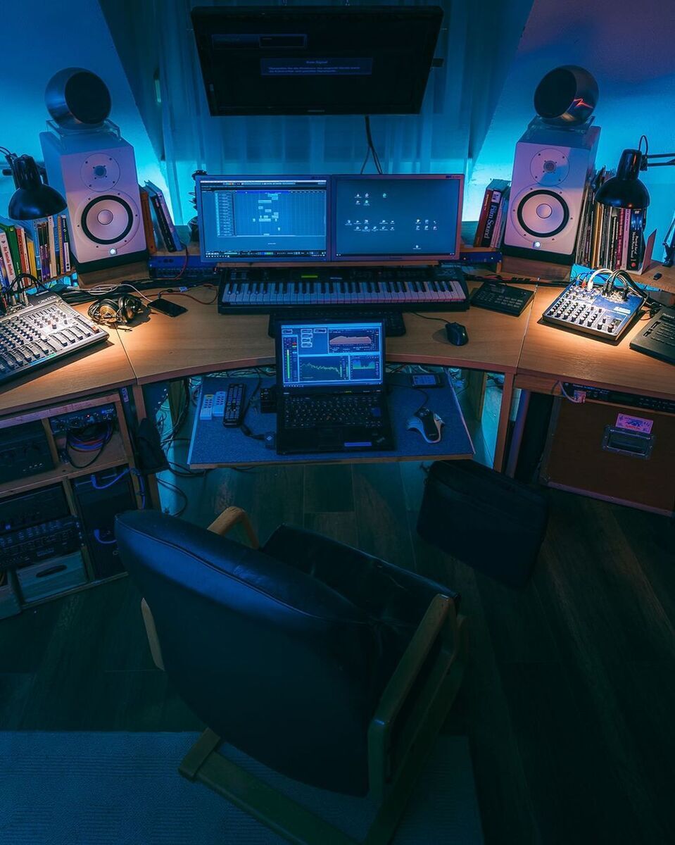 Electronic Studio Setup by compilerbau featuring Lenovo Thinkpad T61, E-MU 1616M PCIe, and Yamaha HS8 W and 4 more pieces of gear
