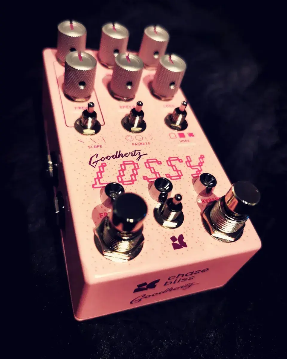 Pedalboard by the_pedalboard_orchestra featuring Chase Bliss Audio Lossy