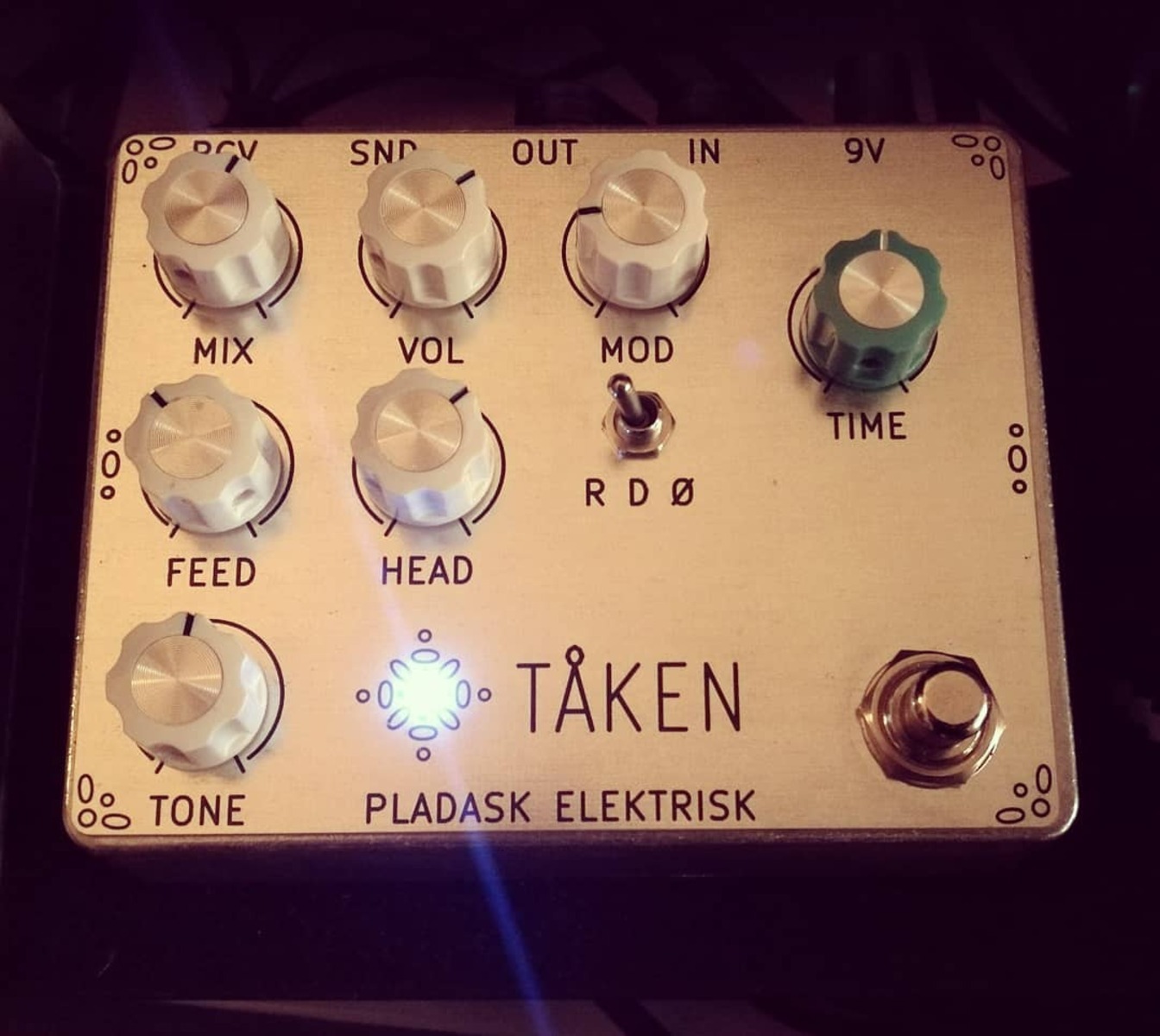 Pedalboard by the_pedalboard_orchestra featuring Pladask Elektrisk Tåken