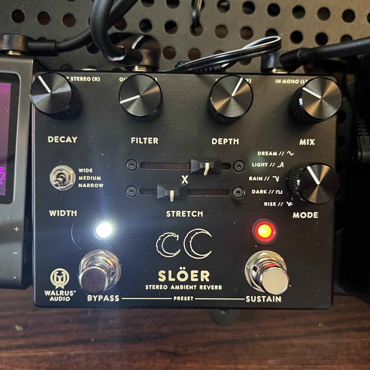 Pedalboard by daniel_hamby featuring Walrus Audio Slöer