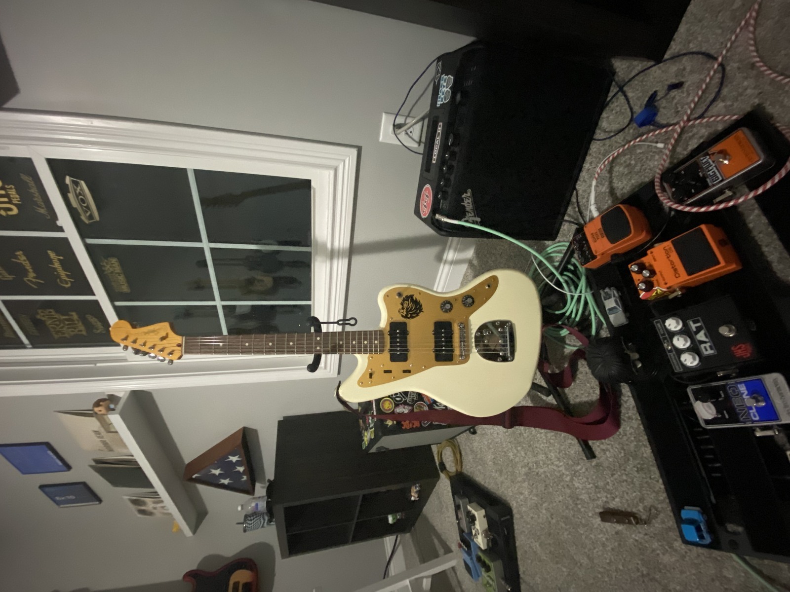 Music Gear Setup by jakrabbitnick featuring Squier J Mascis Jazzmaster
