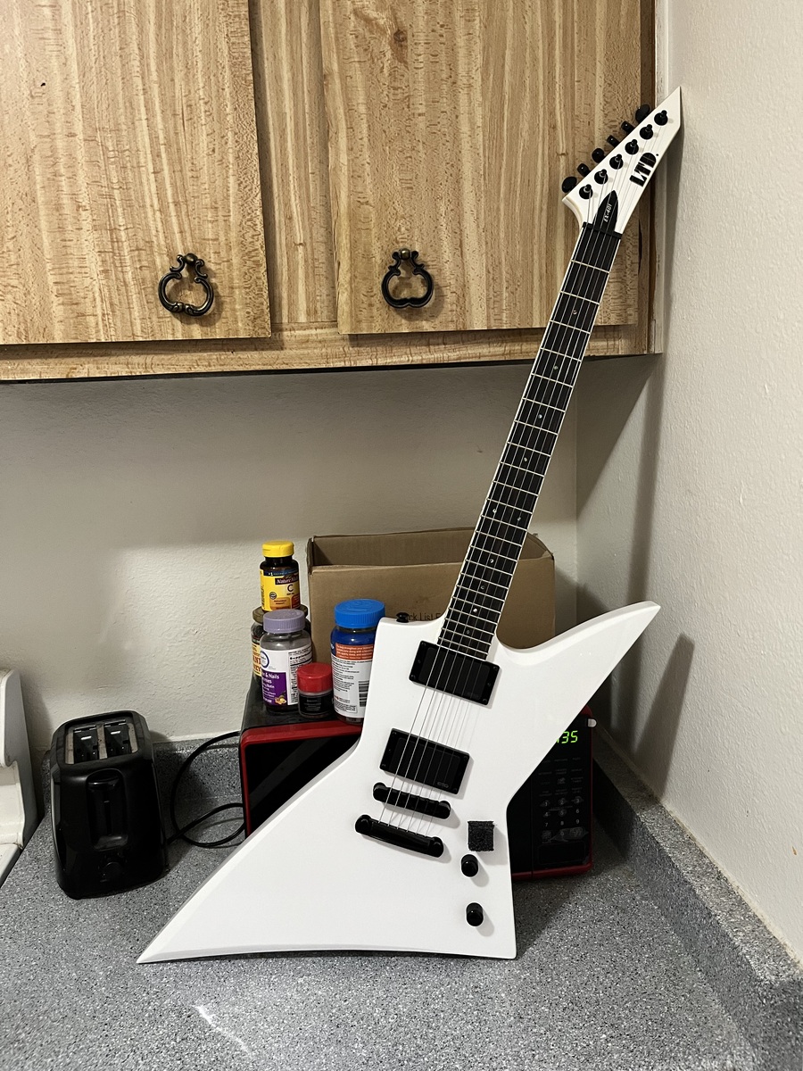 Music Gear Setup by parhamdotcom featuring ESP LTD EX-401 2016 Spec