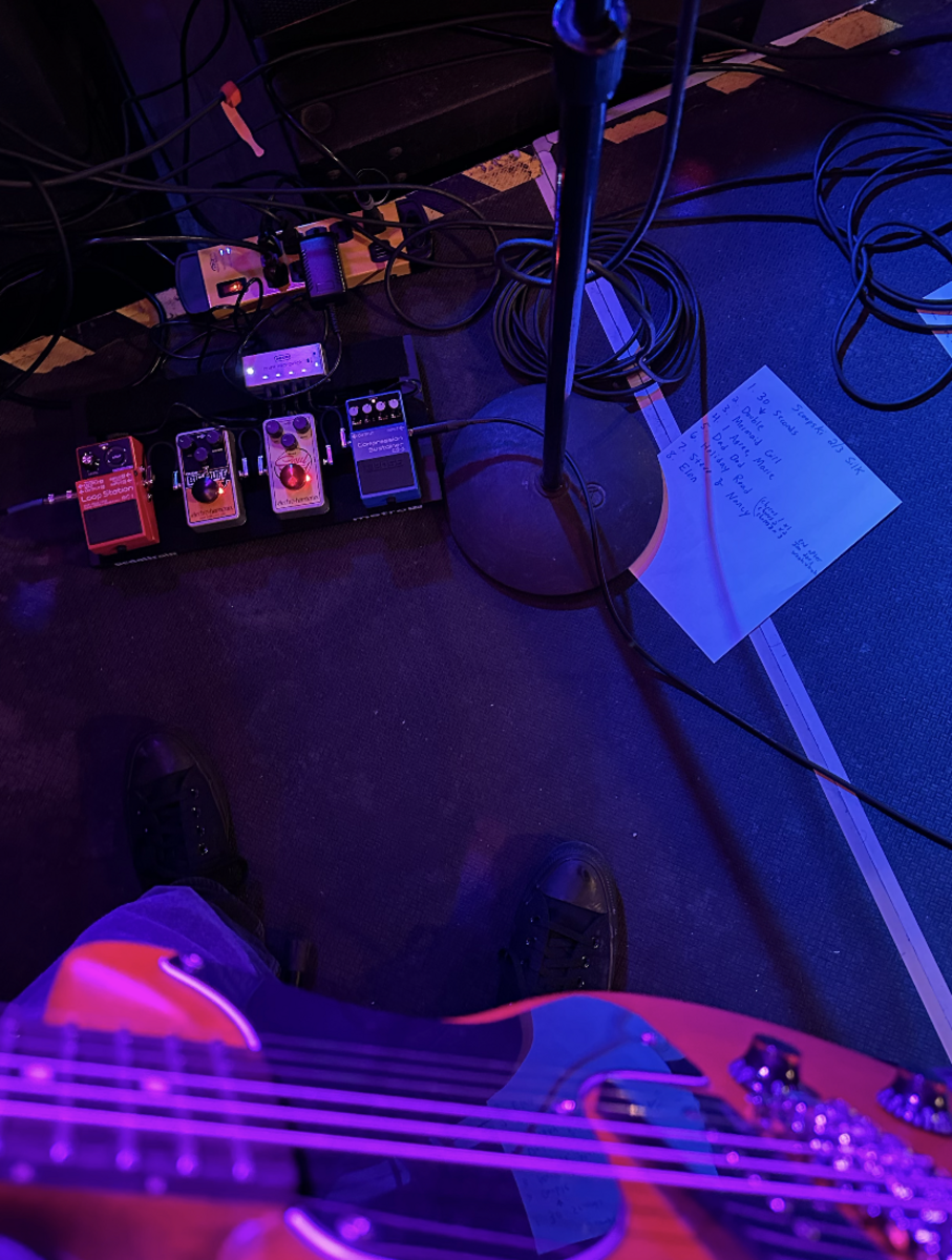 Pedalboard by naive_nature featuring Harley Benton DC-Junior, Boss CS-3 Compression Sustainer, and Electro-Harmonix Soul Food and 5 more pieces of gear