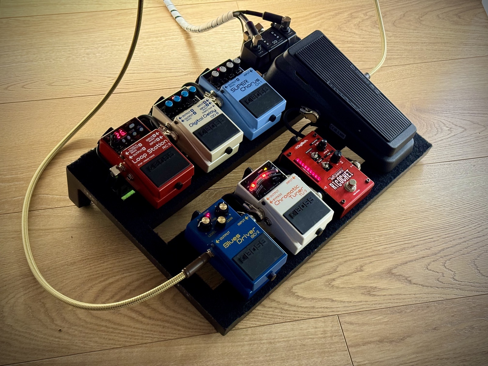 Boss Pedalboard by awiechcz featuring Boss RC-3 Loop Station, Boss DD-8 Digital Delay, and Boss CH-1 Super Chorus and 7 more pieces of gear