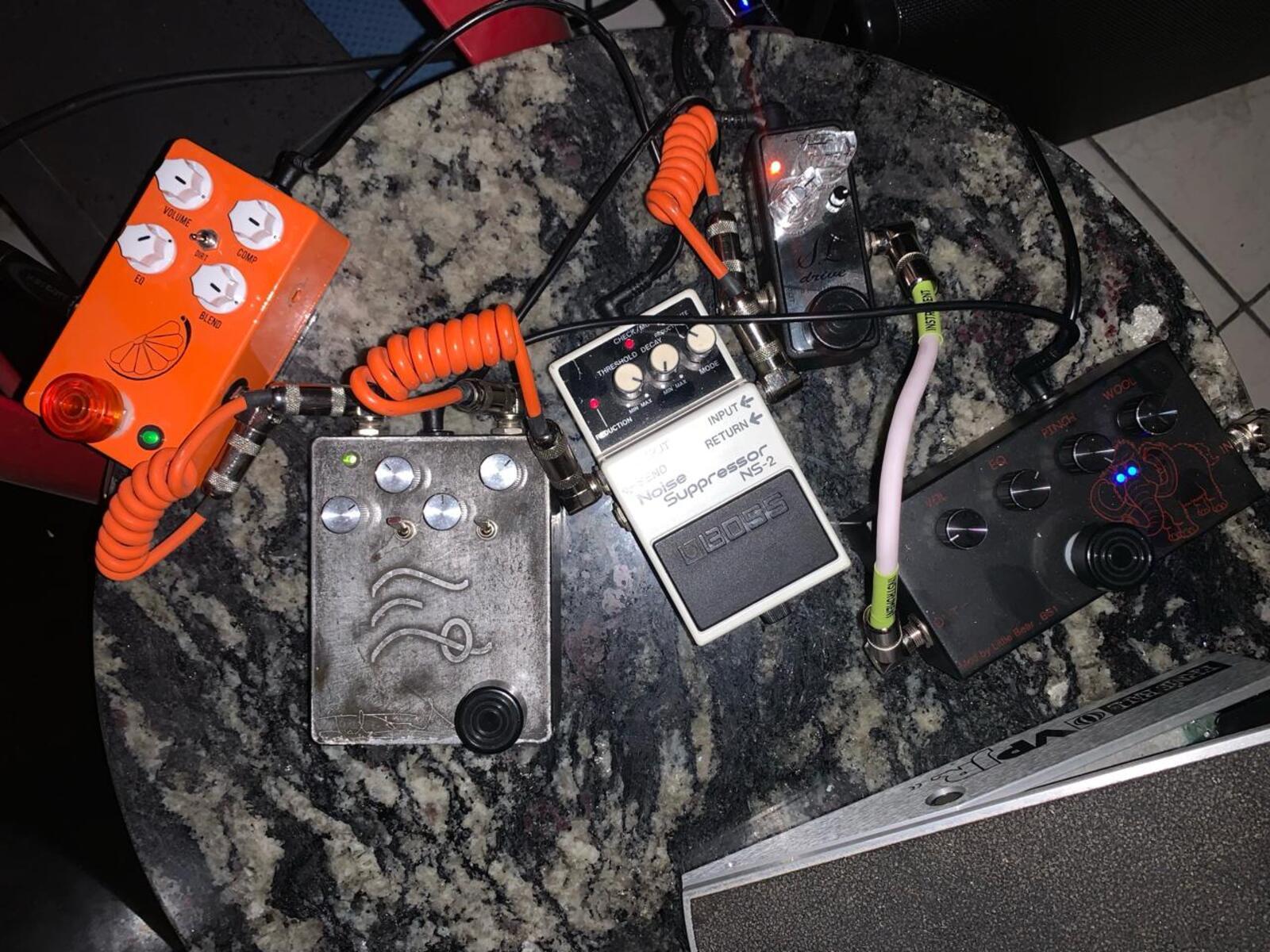 Metal Pedalboard by andreberaldino featuring JHS Pulp N' Peel V4, Fromel Shape EQ, and Boss NS-2 Noise Suppressor and 5 more pieces of gear