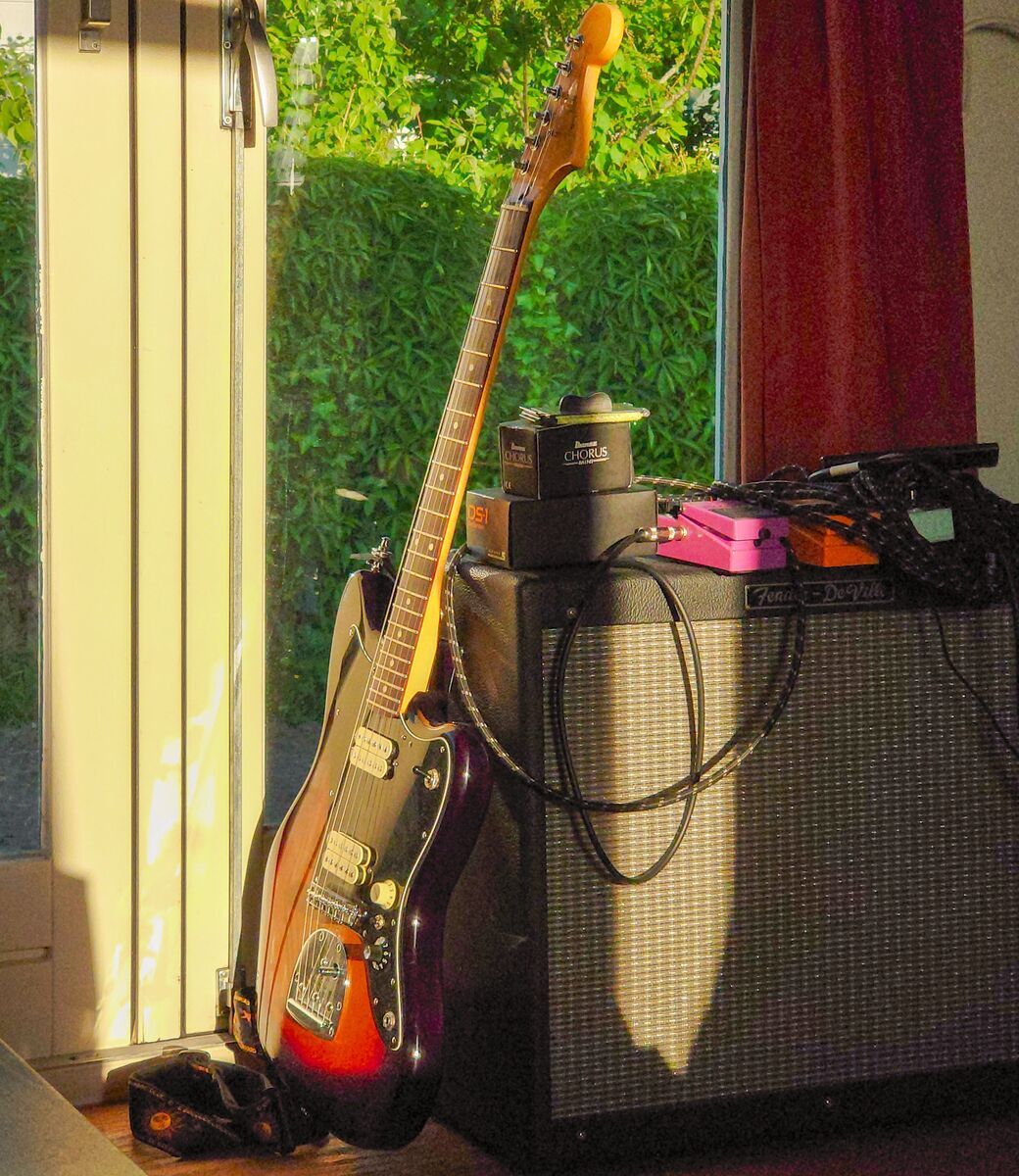 Boss Amp Rig by yauheni_psychosalis featuring fender jazzmaster HH player series, Fender Hot Rod DeVille 212 60W 2x12 Tube Guitar Combo Amp, and Boss BF-2 Flanger and 1 more piece of gear