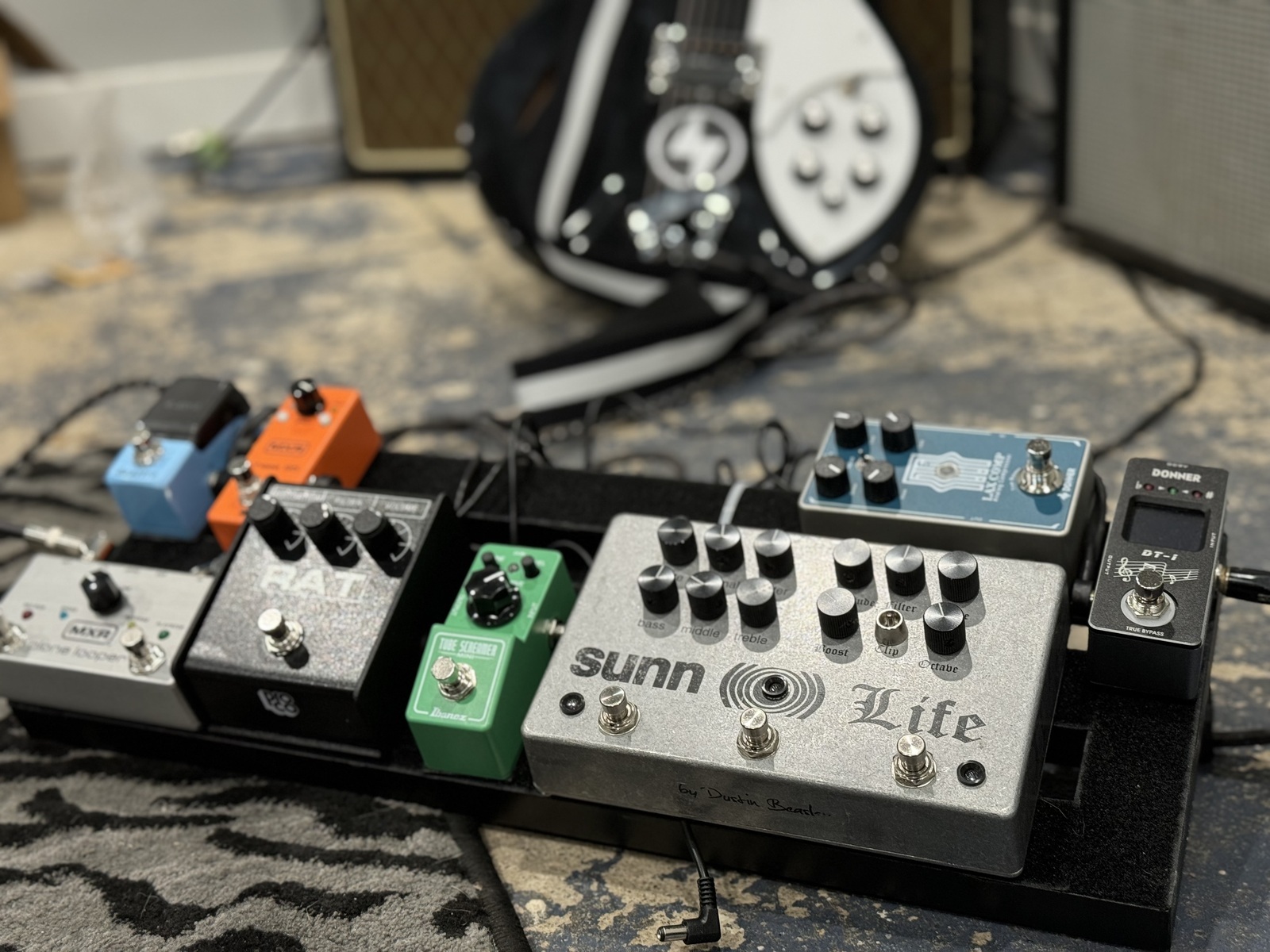 Metal Pedalboard by sergiol1979 featuring Ibanez Tube Screamer Mini, Pro Co RAT 2, and MXR Phase 95 and 2 more pieces of gear