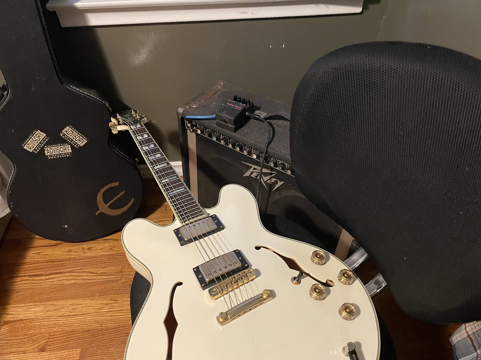 Epiphone Amp Rig by sergiol1979 featuring Epiphone Sheraton II and Peavey Stereo Chorus 212