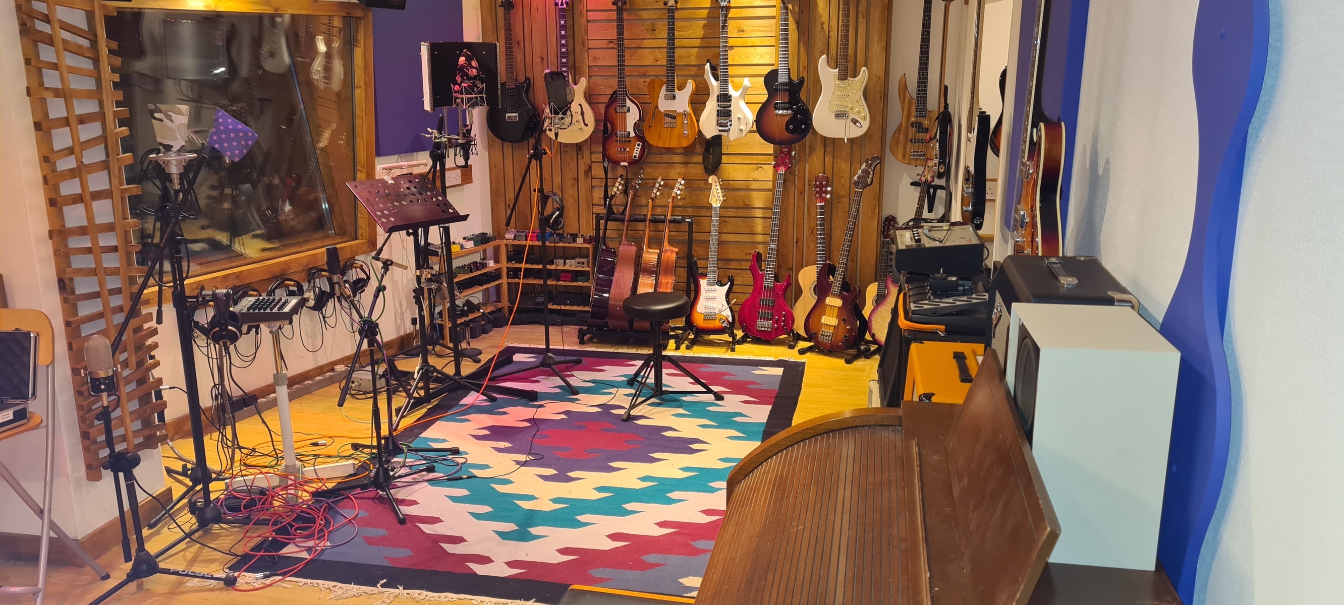 Music Gear Setup by barnstarman featuring Guitars