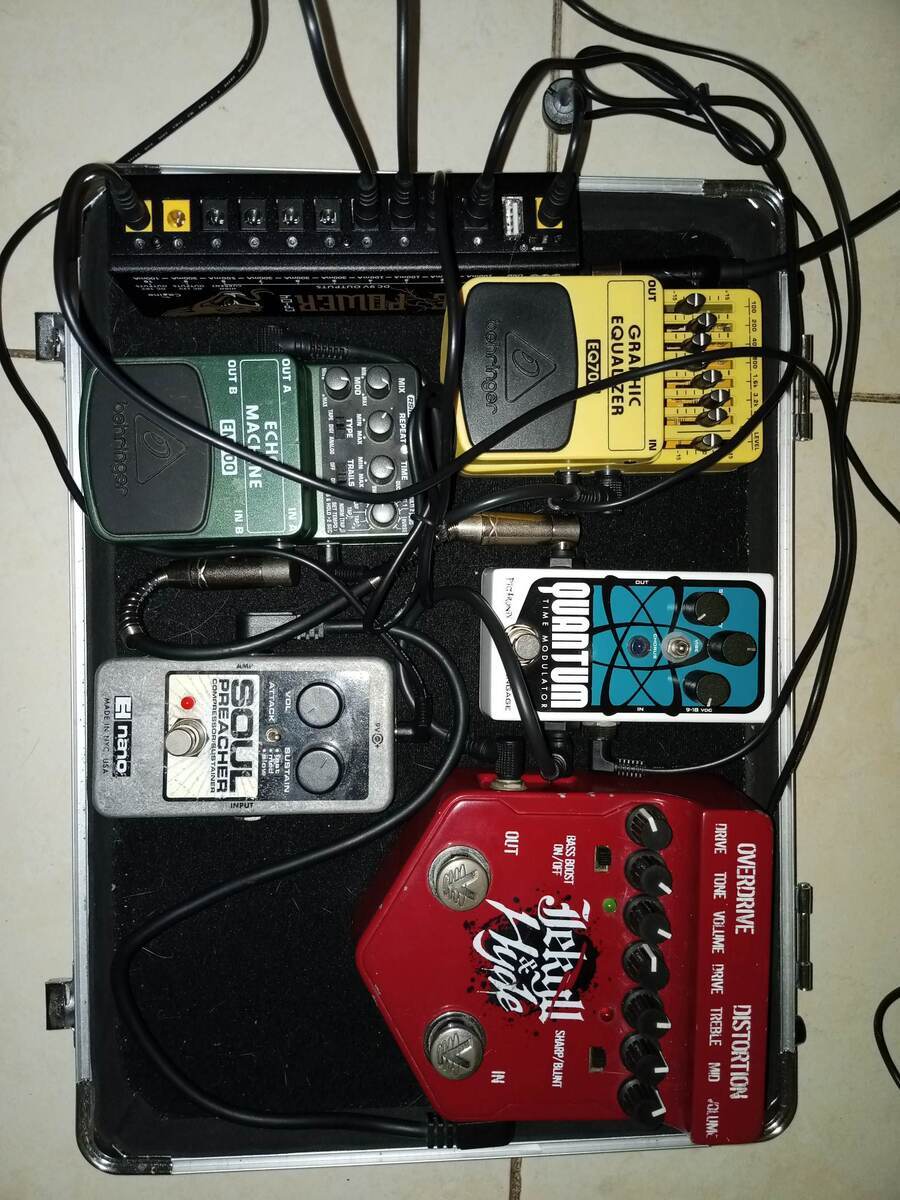 Behringer Pedalboard by dogpool featuring Behringer EQ700 Graphic Equalizer, Pigtronix Quantum Time Modulator, and Behringer EM600 Echo Machine and 2 more pieces of gear
