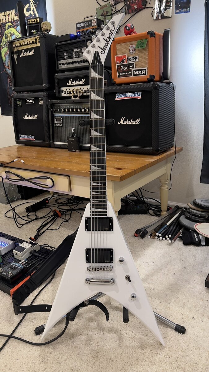 Music Gear Setup by cjwise_17 featuring Jackson Pro Series King V KVTMG Electric Guitar