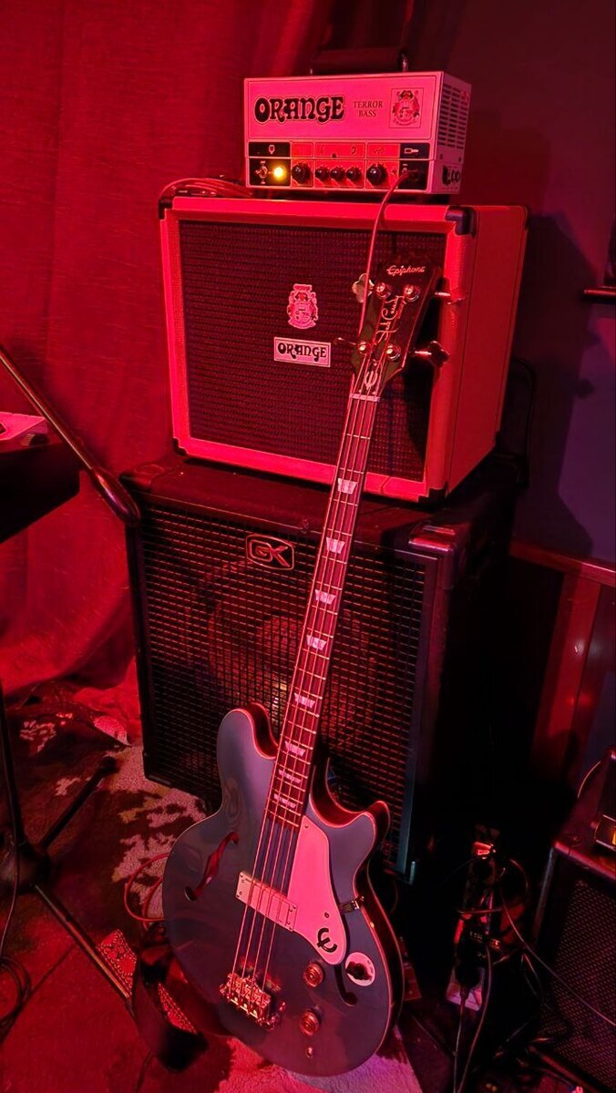 Orange Live Rig by thenerdbass featuring Epiphone Jack Casady Signature Bass, Orange Terror Bass, and Orange OBC112 Bass Cabinet