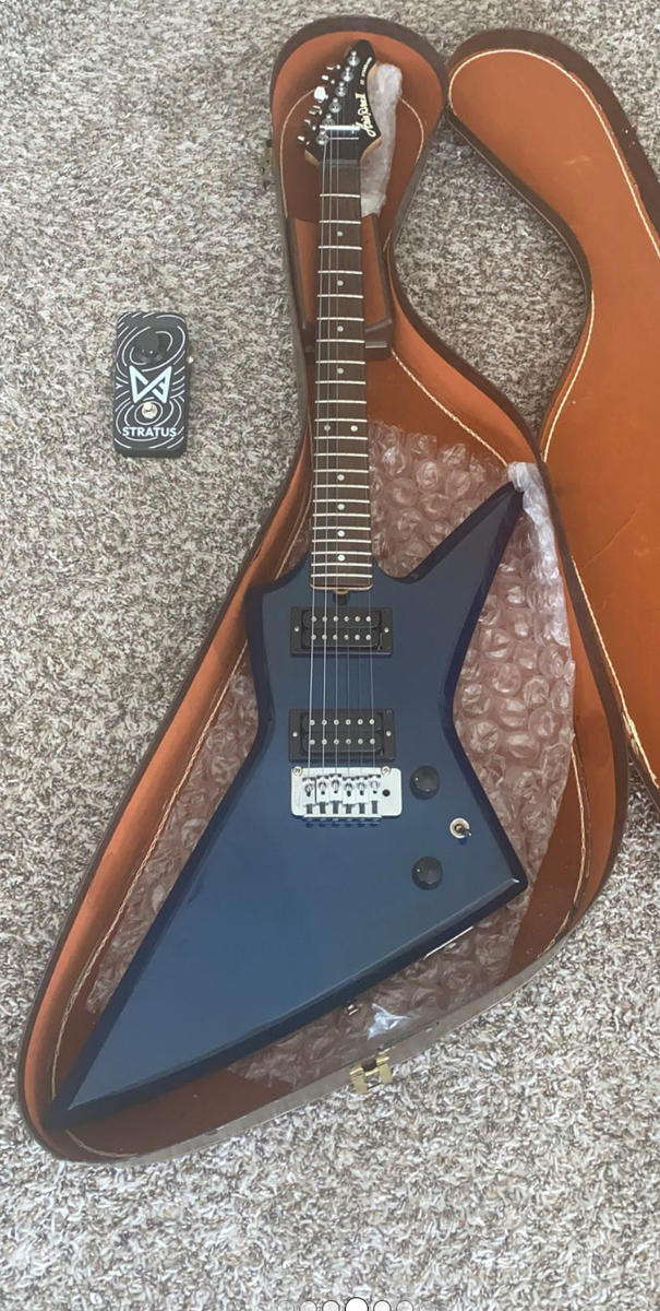 Music Gear Setup by vortex3 featuring Chaos Audio Stratus and Aria Pro II ZZ Standard