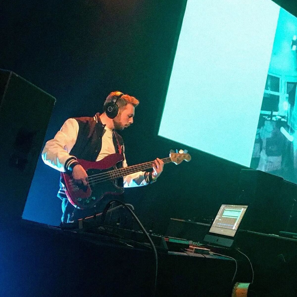 Live Rig by finleygomez featuring Apple iMac (General), Roland SPD-SX Sampling Pad, and Arturia MiniLab Mk II and 5 more pieces of gear