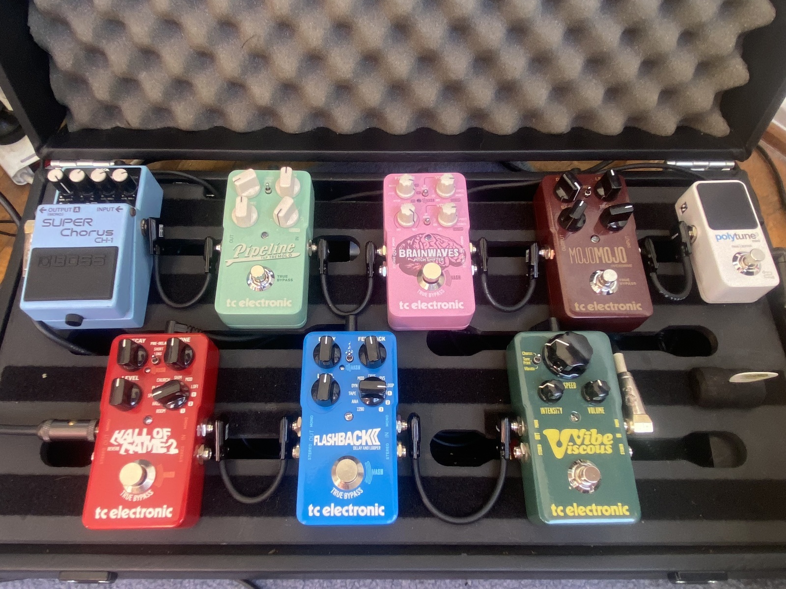 Metal Music Gear Setup by sekeamengual featuring Boss CH-1 Super Chorus, TC Electronic Pipeline Tap Tremolo, and TC Electronic Brainwaves and 5 more pieces of gear
